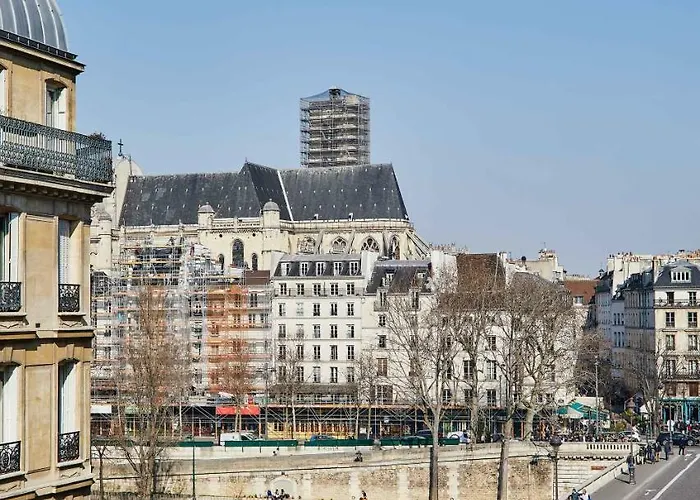Residences Harcourt - Ile Saint Louis - *
