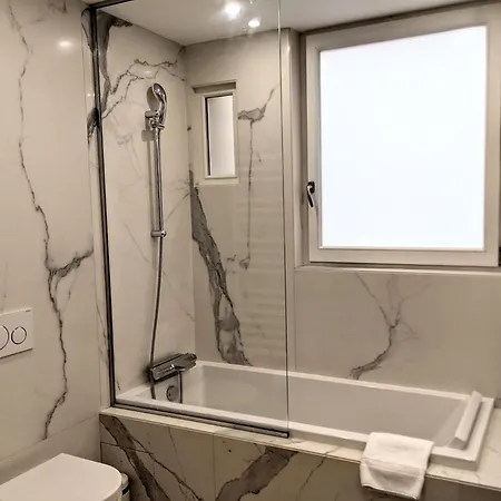 Residences Harcourt - Ile Saint Louis - Paris