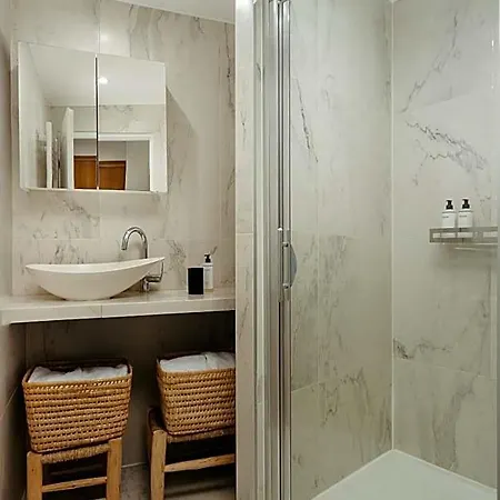 Residences Harcourt - Ile Saint Louis - Paris