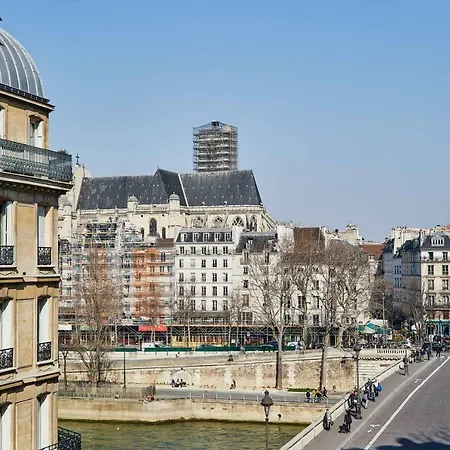 Residences Harcourt - Ile Saint Louis - *
