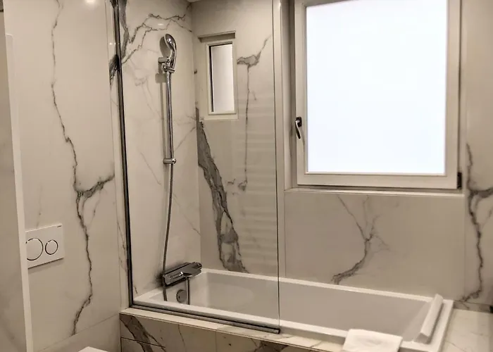 Residences Harcourt - Ile Saint Louis - Paris